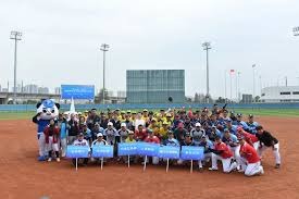 巴里·邦兹在旧金山巨人队完成 400 轰、400 盗，确立其历史地位